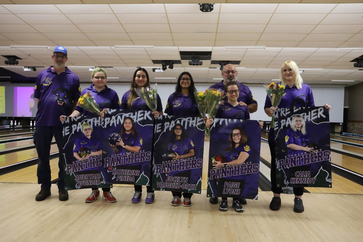 Seniors Take the Lanes