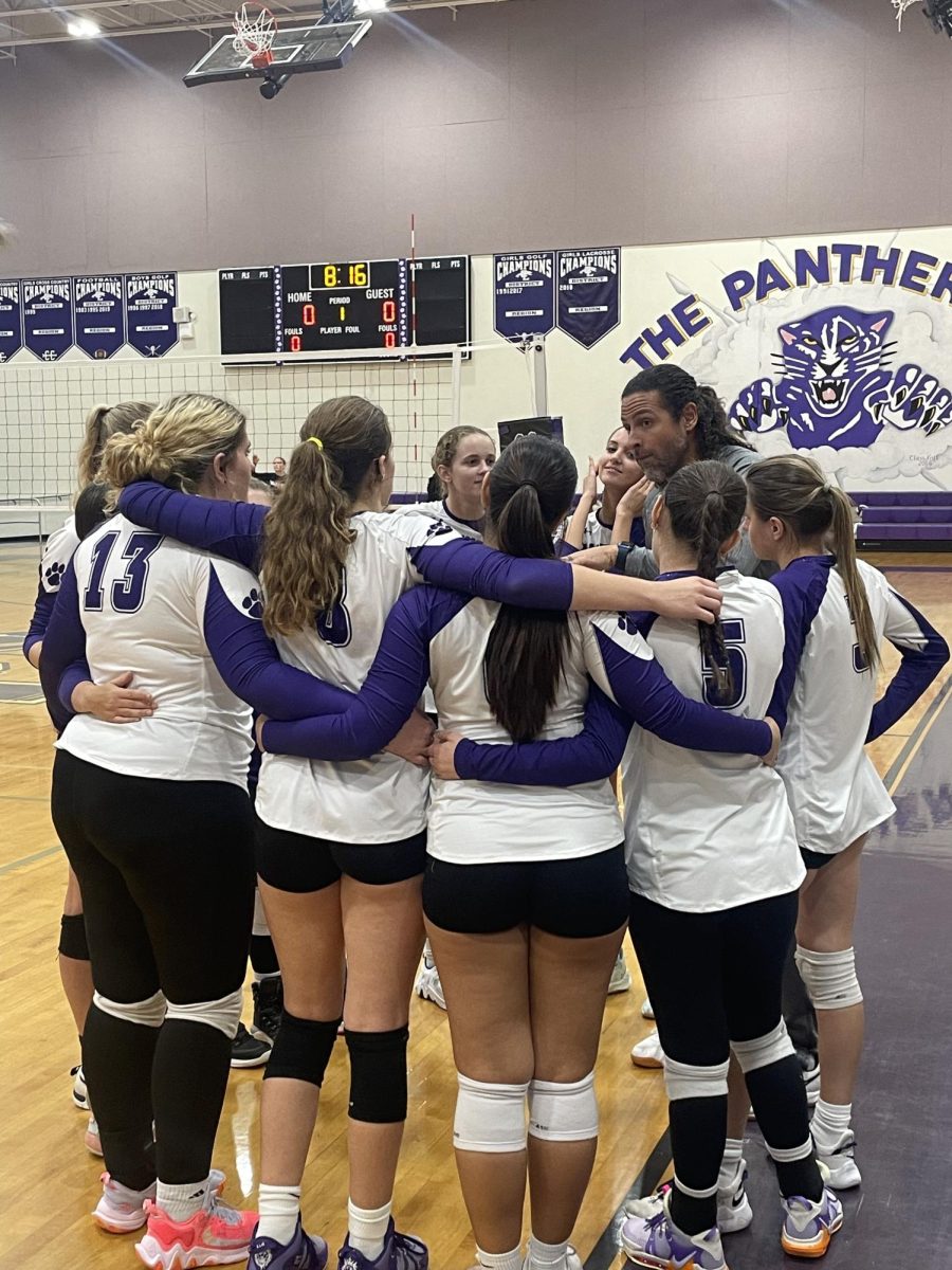 Volleyball Faces Off Against the Trojans